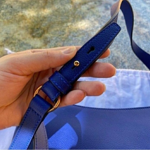 VERSACE La Medusa Medium Leather Hobo DESIGNER BAG-  Mint Condition - Picture 9 of 9